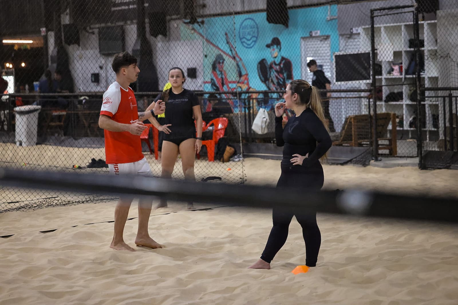 Quadra de areia do CT Medeiros durante o treino